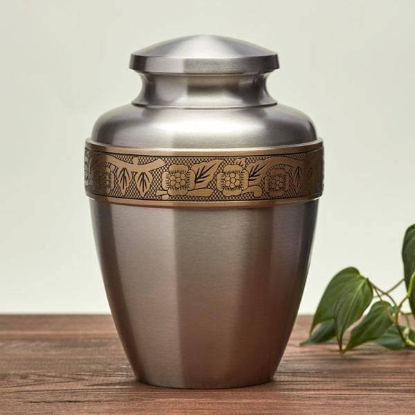 Metal pet outlet urns